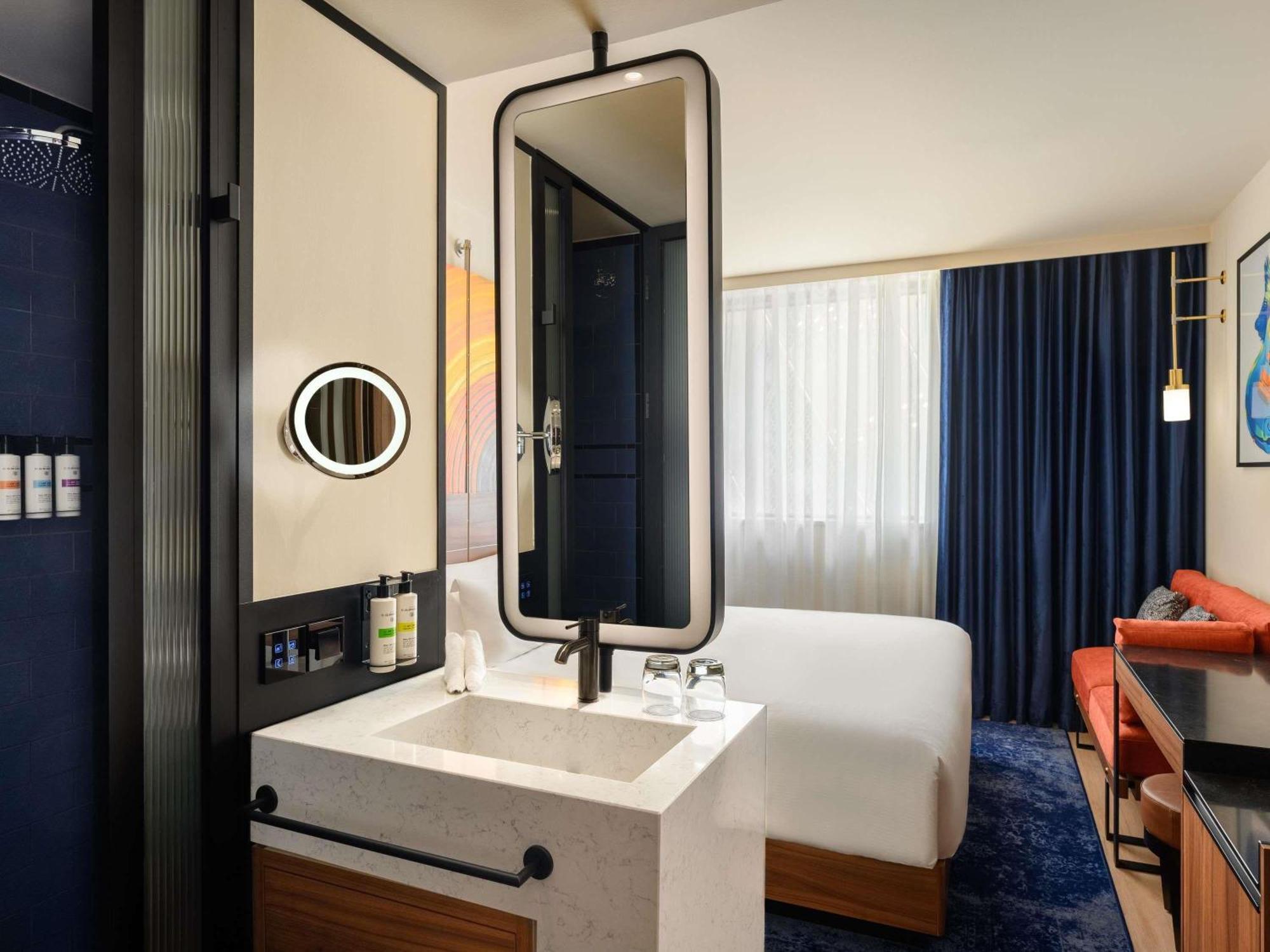 Pullman Budapest, Budapest